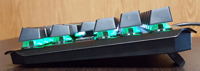 Angle of the mechanical keyboard when using riser feet