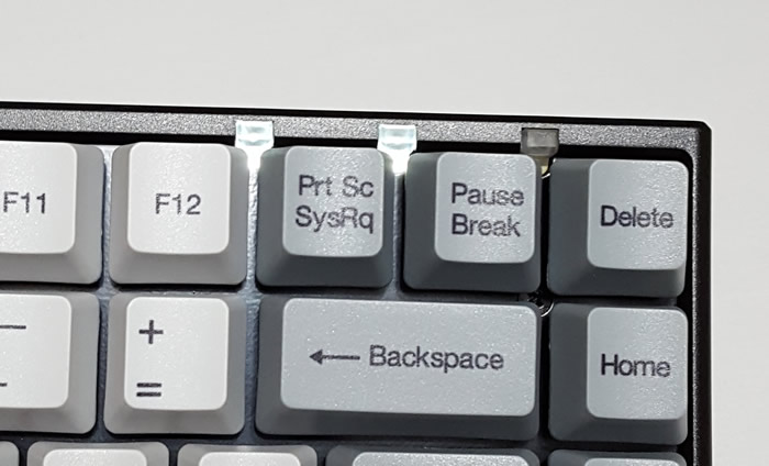 3 indicator lights installed in case bezel